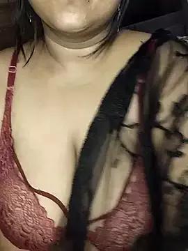 Chubby_bhabhi_ from StripChat is Freechat