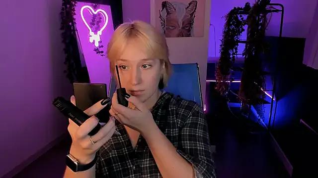 Check-out our cam rooms range and converse on a personal level with our delicious livecams streamers, showing off their spicy curves and toys.