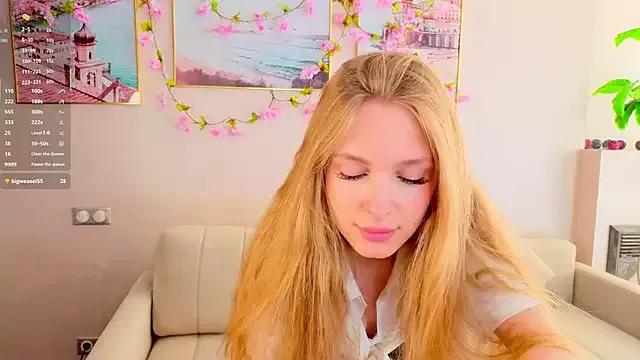 CindyGreen from StripChat is Freechat