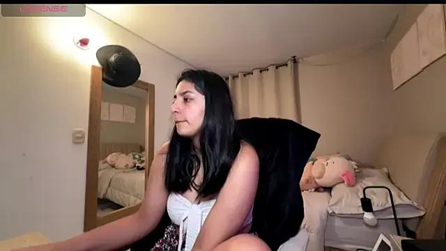 cloe_small from StripChat is Freechat