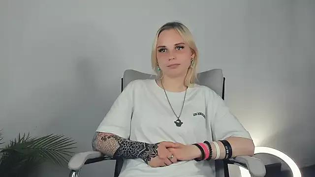 CloverHankin from StripChat is Freechat