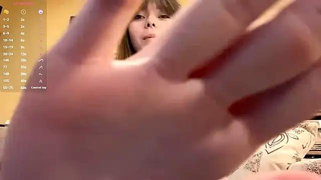 CoralinaEastoy from StripChat is Freechat