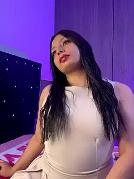 Crisnielle from StripChat is Freechat