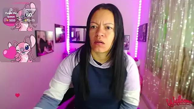 Cristal_w from StripChat is Freechat
