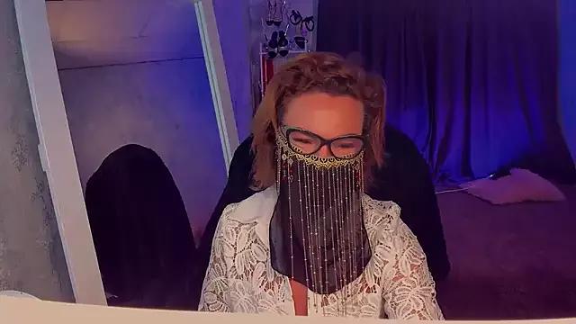 Crystal_Osborne from StripChat is Freechat