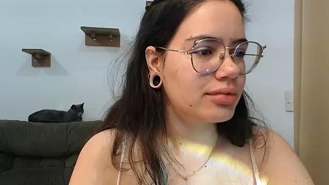 crystalll_room from StripChat is Freechat