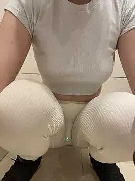 Photos of Cumonmme from StripChat is Freechat