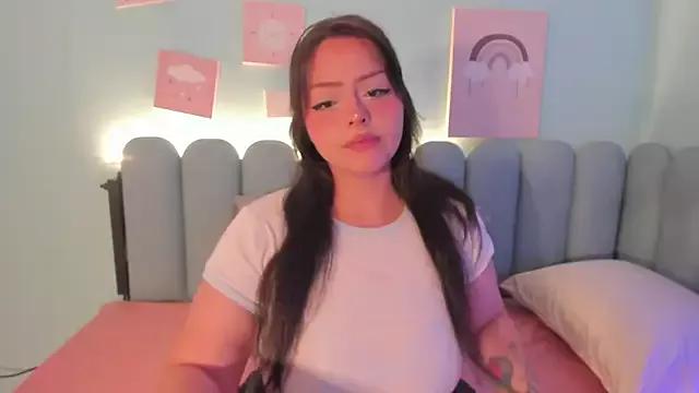 curvy_rousi from StripChat is Freechat