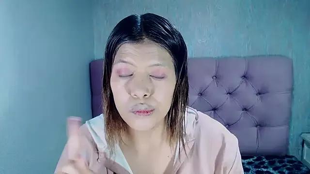 CurvyJulieth from StripChat is Freechat