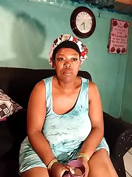 curvyloneah75 from StripChat is Freechat