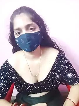 Cute-Simmi from StripChat is Freechat