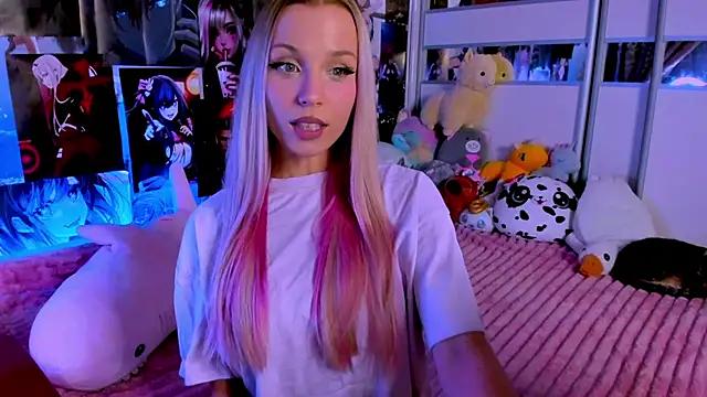 Check-out our cam rooms range and converse on a personal level with our delicious livecams streamers, showing off their spicy curves and toys.