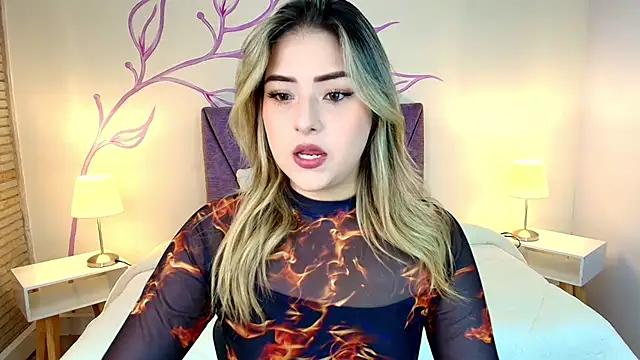 Check-out our cam rooms range and converse on a personal level with our delicious livecams streamers, showing off their spicy curves and toys.