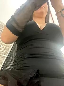 Damara_Rolands from StripChat is Freechat