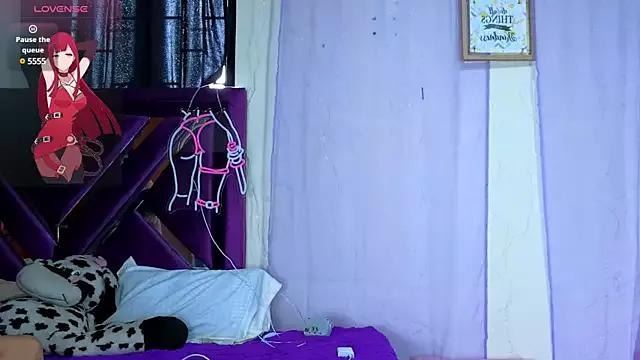 Dani_and_eva from StripChat is Freechat
