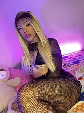 DaniiAndrea from StripChat is Freechat