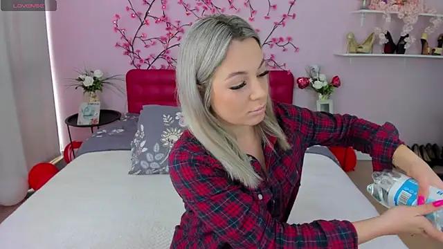 Check-out our cam rooms range and converse on a personal level with our delicious livecams streamers, showing off their spicy curves and toys.