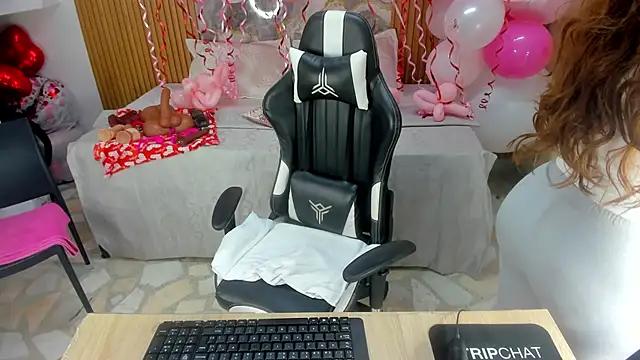 Check-out our cam rooms range and converse on a personal level with our delicious livecams streamers, showing off their spicy curves and toys.