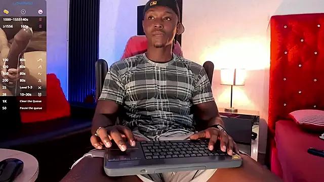 DannSmmith from StripChat is Freechat