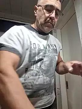 darialmas from StripChat is Freechat
