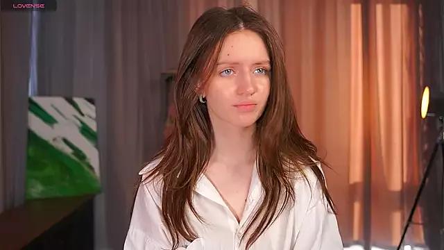 DeanneBlose from StripChat is Freechat