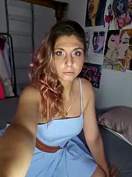 DeeSexyAussie from StripChat is Freechat