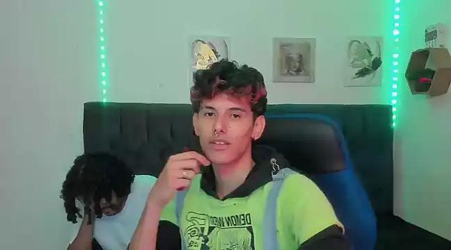 DesmondConnor from StripChat is Freechat