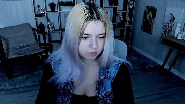 DiaAngell from StripChat is Freechat