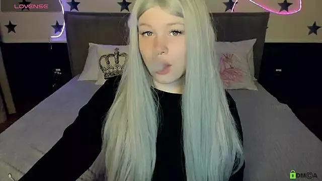 Check-out our cam rooms range and converse on a personal level with our delicious livecams streamers, showing off their spicy curves and toys.