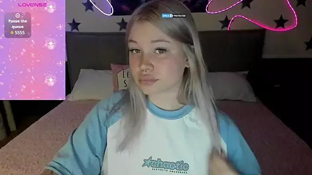 Diana_Dream from StripChat is Freechat