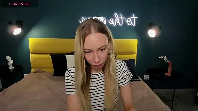 Diana_Garrett from StripChat is Freechat