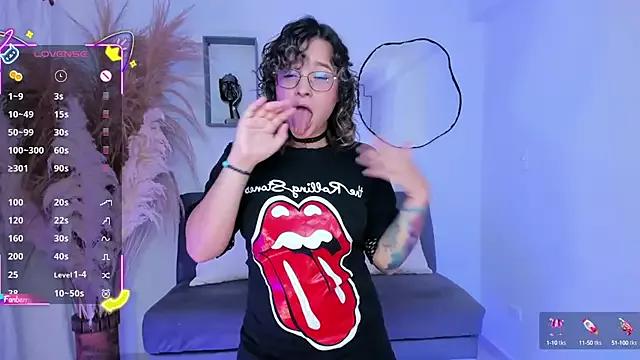 divine_amy1 from StripChat is Freechat