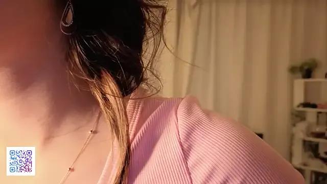DollyGladman from StripChat is Freechat