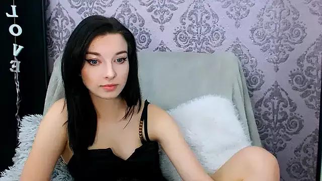 DominantLuna from StripChat is Freechat