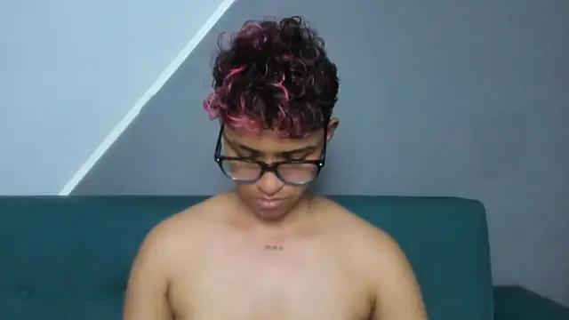 Dominick_jones from StripChat is Freechat