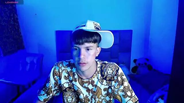 DominicPrince from StripChat is Freechat