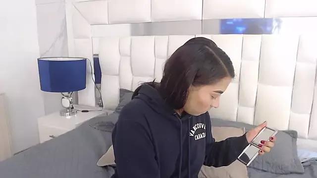 DulcineaRossie from StripChat is Freechat