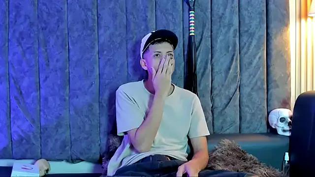 DustinandJordan from StripChat is Freechat
