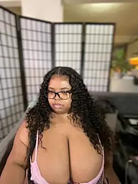 EbonyGoddessKira from StripChat is Freechat