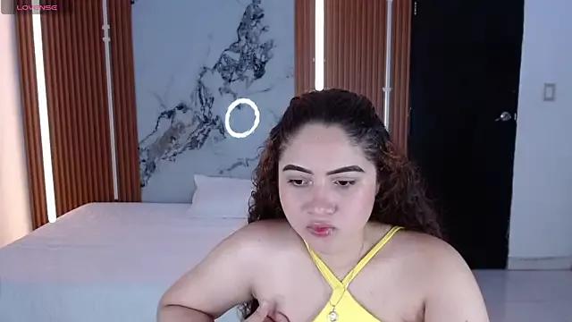 elara_rose from StripChat is Freechat