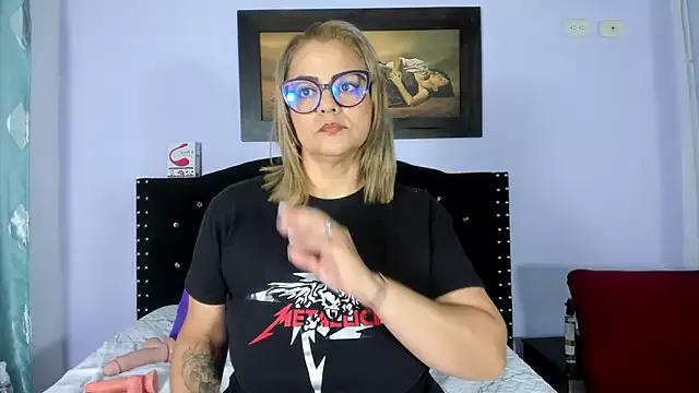 Check-out our cam rooms range and converse on a personal level with our delicious livecams streamers, showing off their spicy curves and toys.