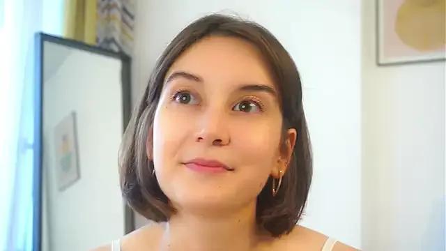EliseMilby from StripChat is Freechat
