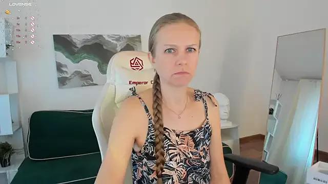 Eliza_Wilsoon from StripChat is Freechat