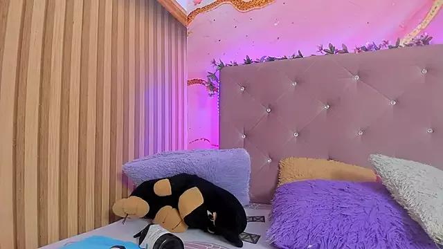 Check-out our cam rooms range and converse on a personal level with our delicious livecams streamers, showing off their spicy curves and toys.
