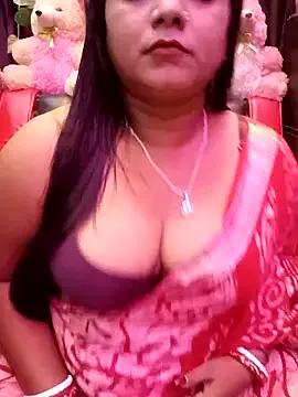 ella_mariya from StripChat is Freechat