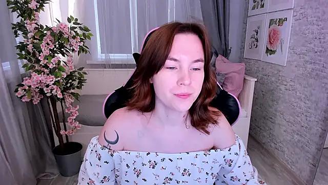 Check-out our cam rooms range and converse on a personal level with our delicious livecams streamers, showing off their spicy curves and toys.