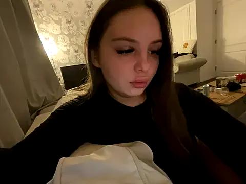 EllaStarrxxx from StripChat is Freechat