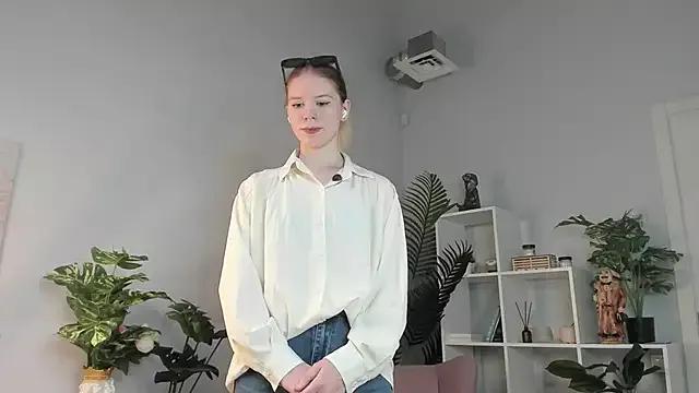 ElvinaBorom from StripChat is Freechat