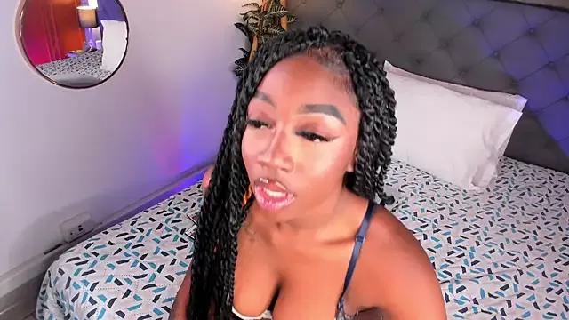 EmaaaBrown_ from StripChat is Freechat