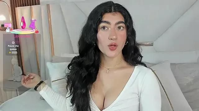 Emii_rosse from StripChat is Freechat